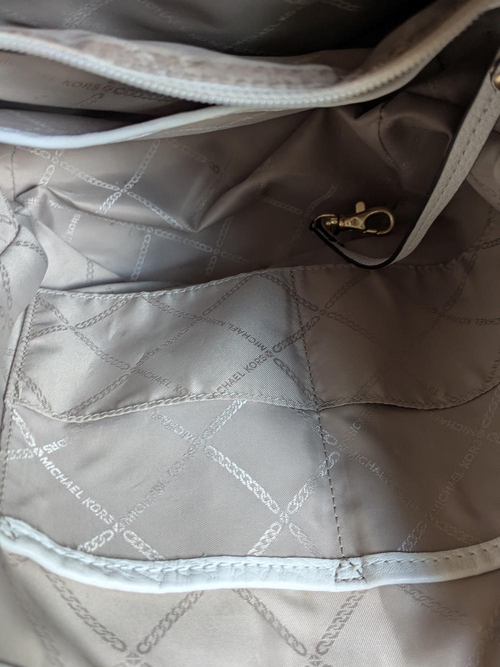 Michael Kors Brooke Ladies Medium Pebbled White/Off White Leather Bucket Bag - Picture 8 of 16
